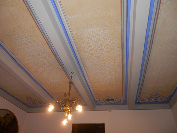 salone_soffitto.jpg salone_soffitto.jpg