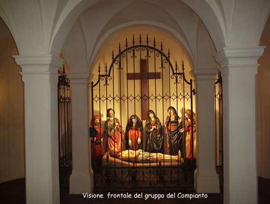 cripta_vista_frontale_compianto_rid.jpg cripta_vista_frontale_compianto_rid.jpg